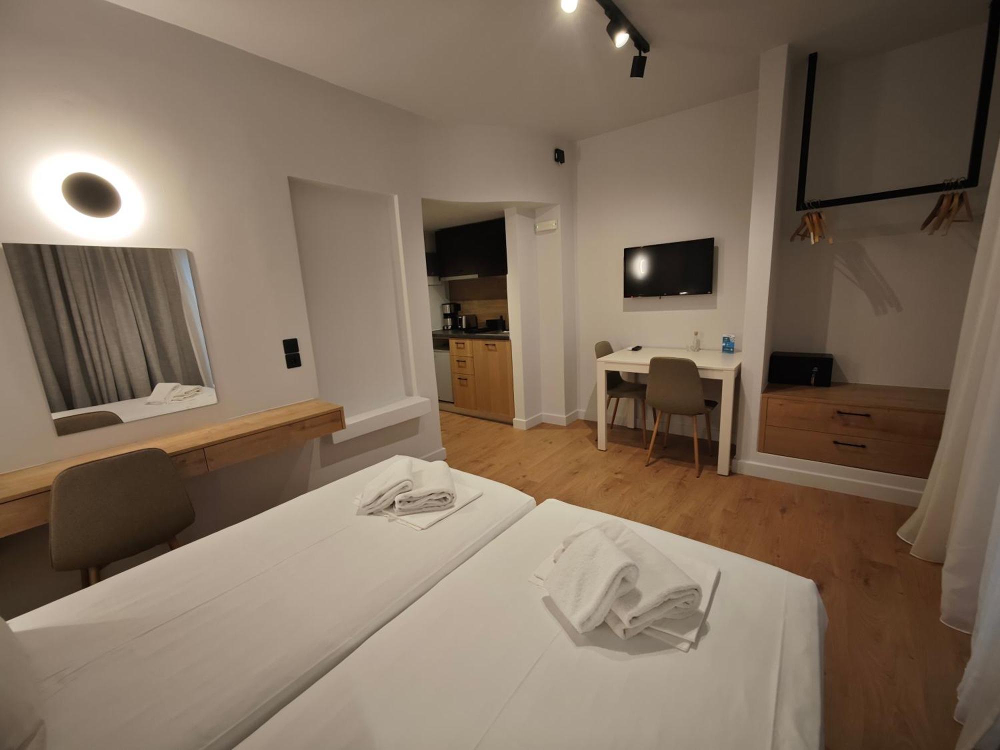 9 Muses Apartments Agios Nikolaos  Exterior photo